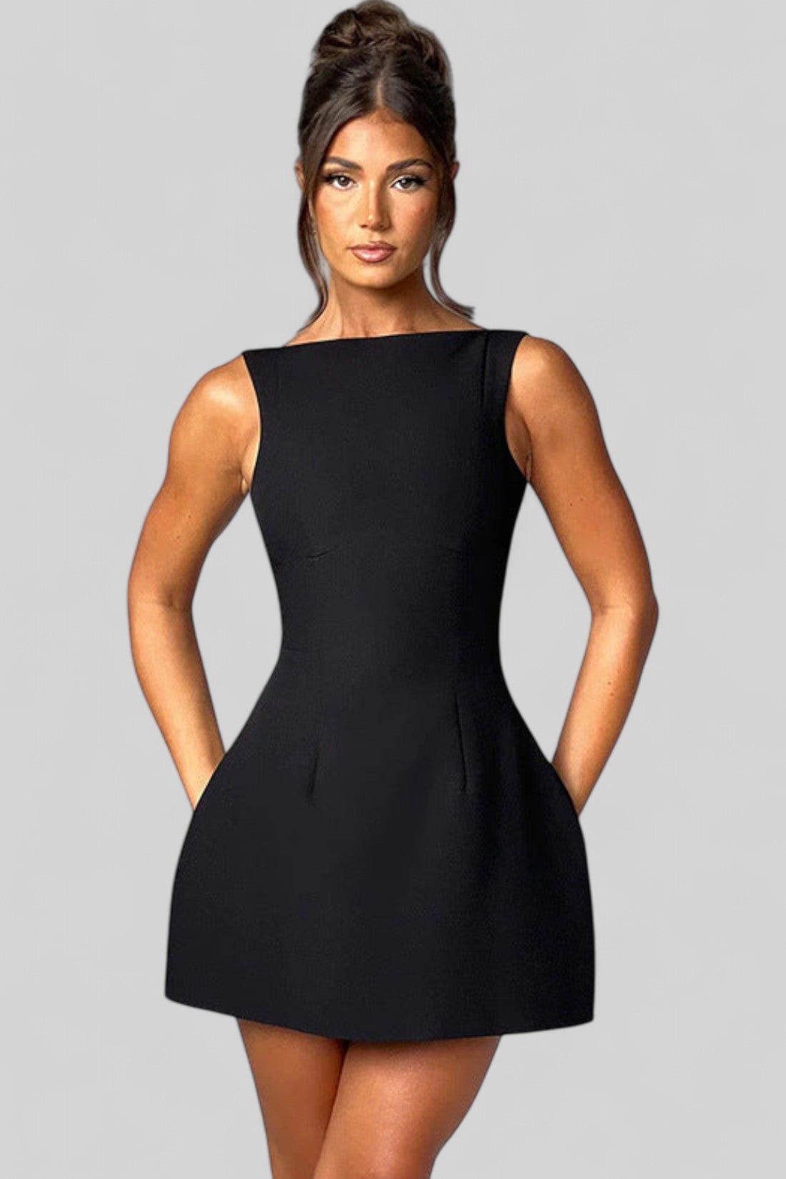 Sexy Slim-Fitting Backless Dress